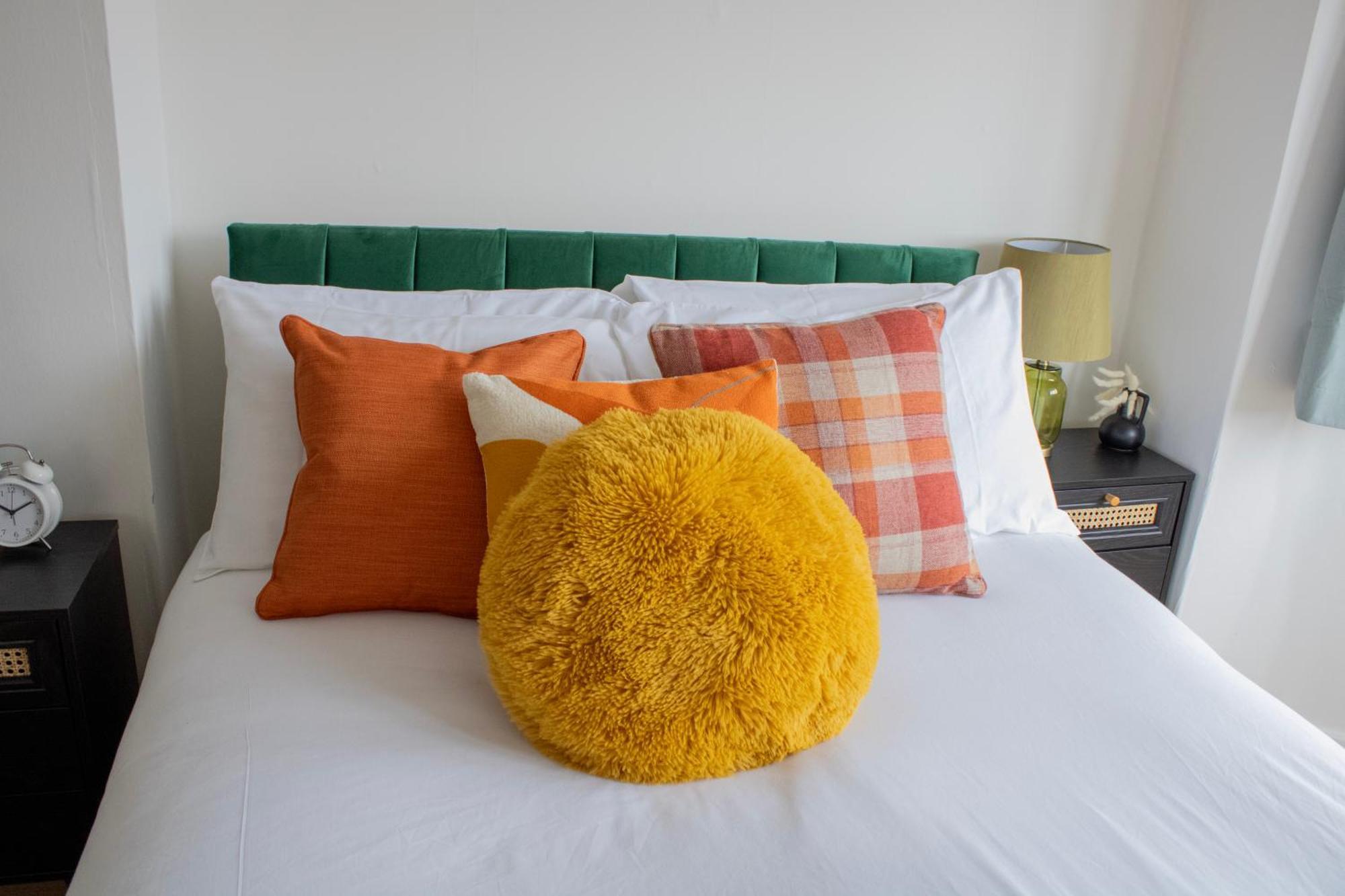 Harvard House, Stylish 3 Bedroom House In Solihull 5 Mins To The Nec, Bhx ,jlr With Free Parking Holiday home