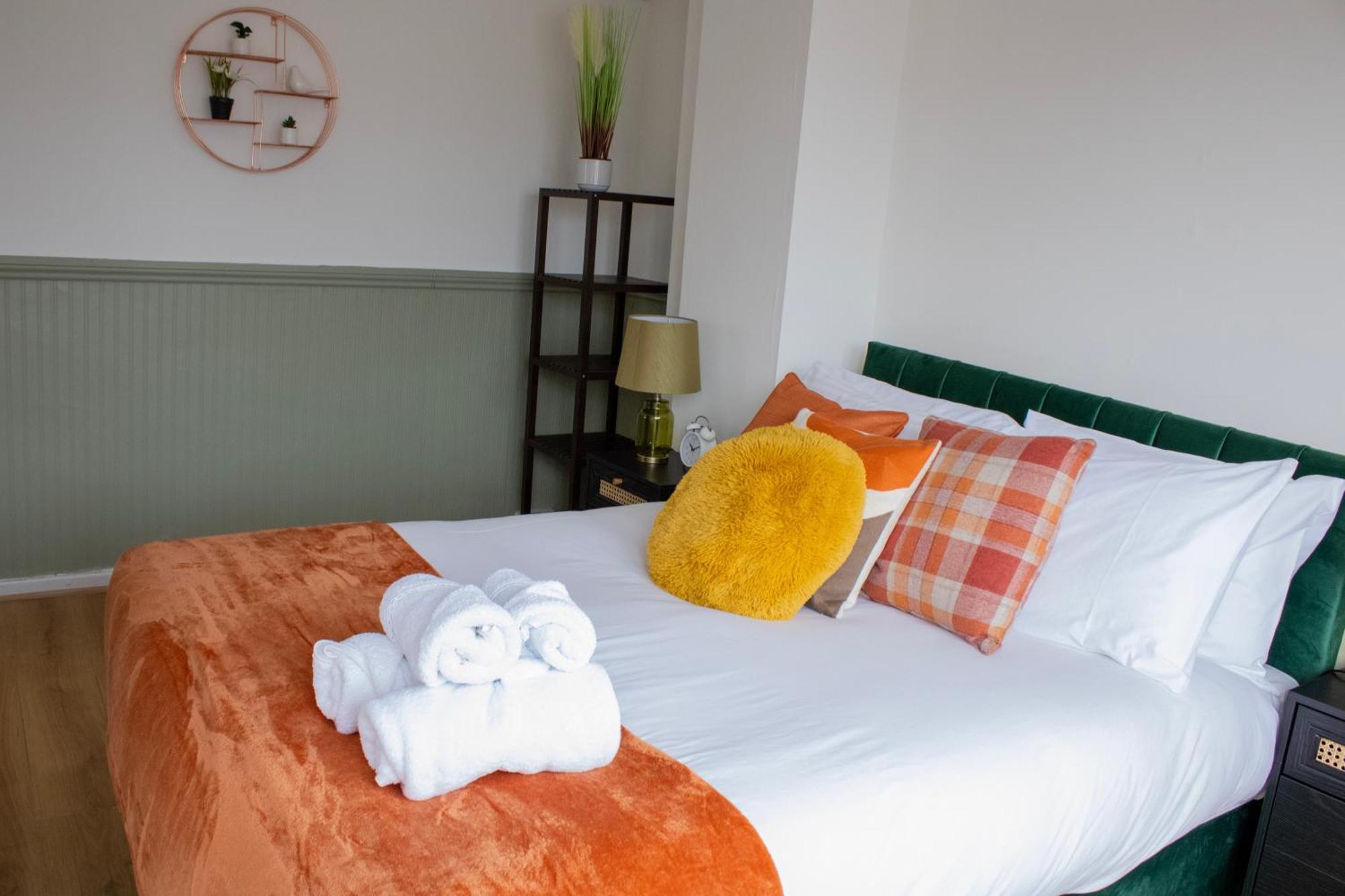 Сasa de vacaciones Harvard House, Stylish 3 Bedroom House In Solihull 5 Mins To The Nec, Bhx ,jlr With Free Parking Birmingam